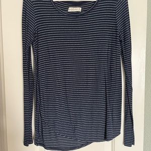 Abercrombie & Fitch blue and white striped long sleeve top size XS